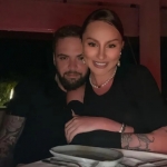Муж Анны Асти подарил ей пикап
